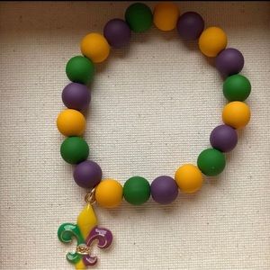 🎉💜 Mardi Gras Multicolor Beaded Fleur de Lis Charm Stretch Bracelet